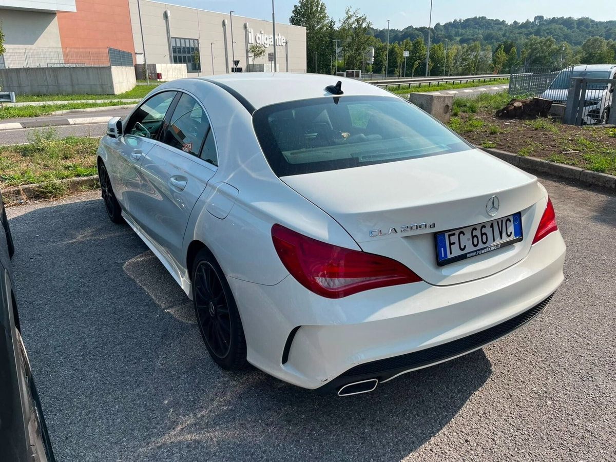 Mercedes-Benz CLA 200 d Premium (2)