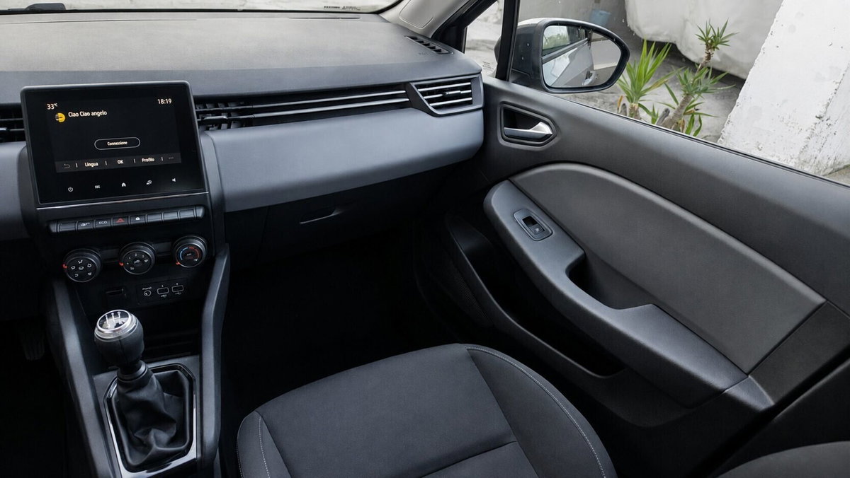 Renault Clio TCe 100 CV GPL 5 porte Zen (19)