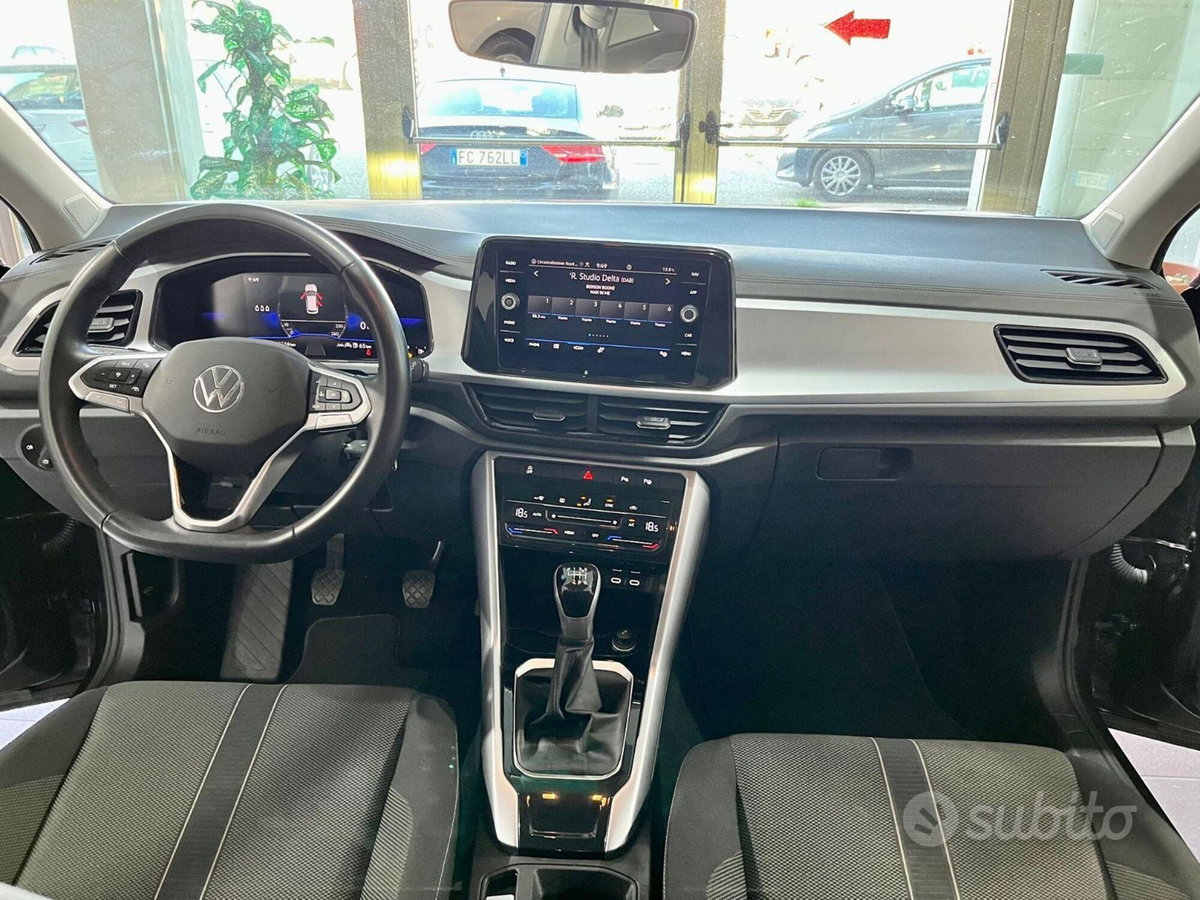 Volkswagen T-Roc 2.0 tdi Edition 115cv (7)