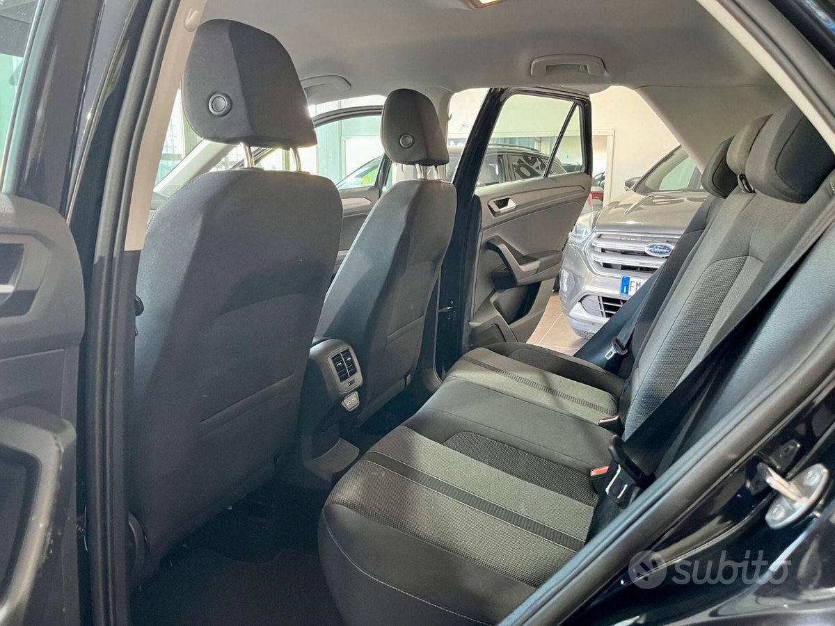 Volkswagen T-Roc 2.0 tdi Edition 115cv (8)