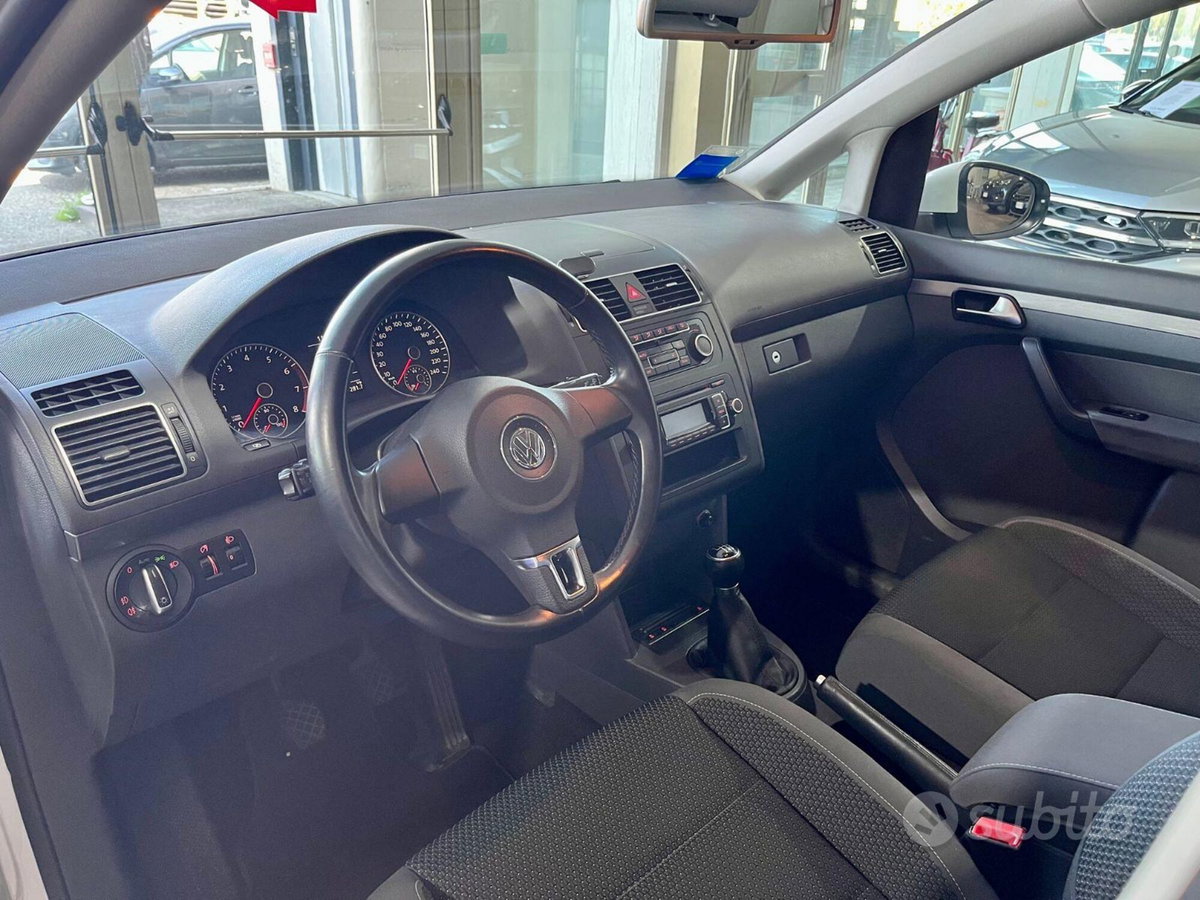 Volkswagen Touran 1.2 TSI Comfortline BMT (5)