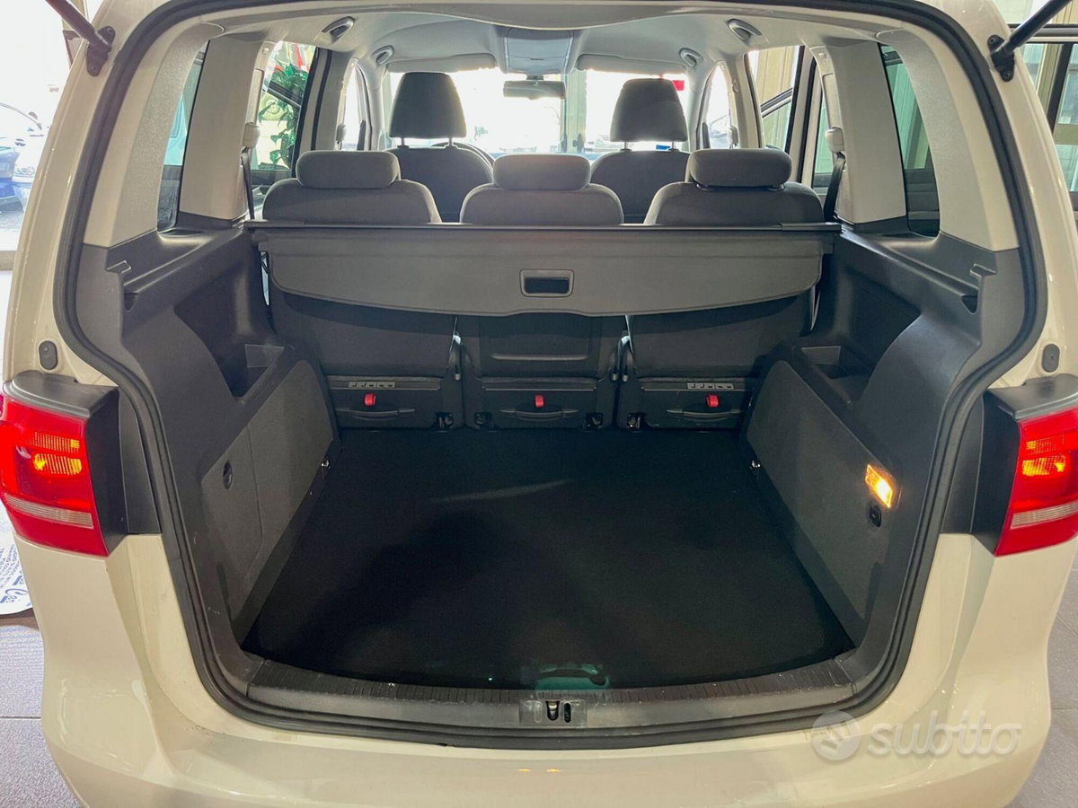 Volkswagen Touran 1.2 TSI Comfortline BMT (9)