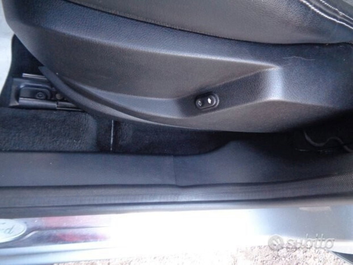 Ford S-Max 2.0 TDCi 140CV 6tr. Titanium DPF (8)