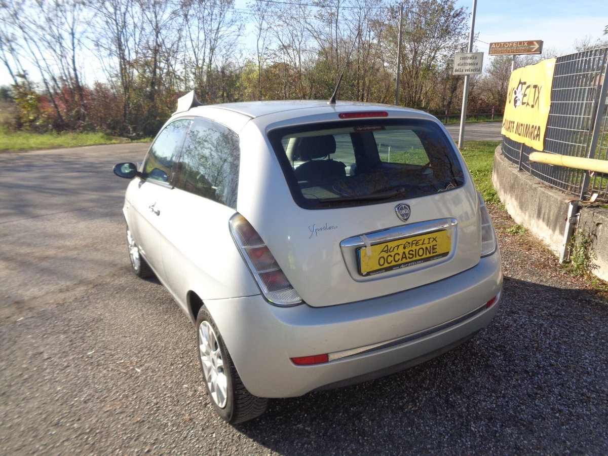 Lancia Ypsilon 1.2 Platino (10)