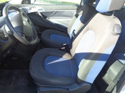 Lancia Ypsilon 1.2 Platino (4)