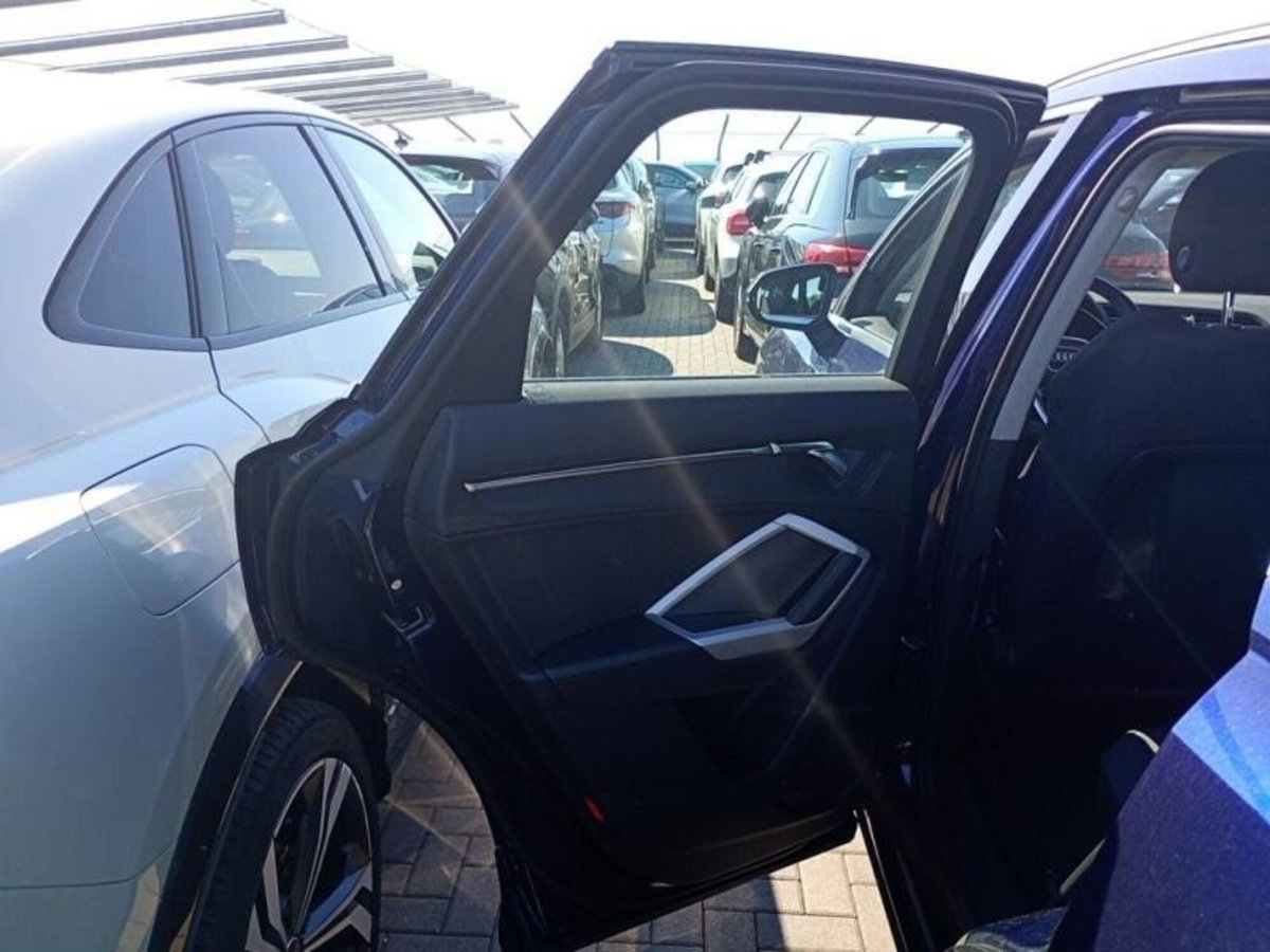 Audi Q3 35 TDI quattro S tronic Business Advanced (14)