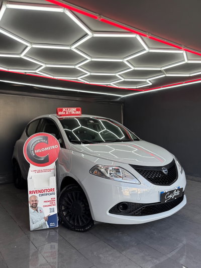 Lancia Ypsilon 1.0 FireFly 5 porte S&S Hybrid Ecochic Gold usata