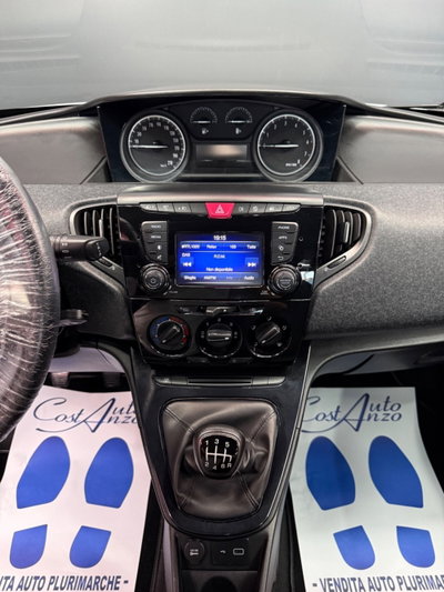 Lancia Ypsilon 1.0 FireFly 5 porte S&S Hybrid Ecochic Gold (12)