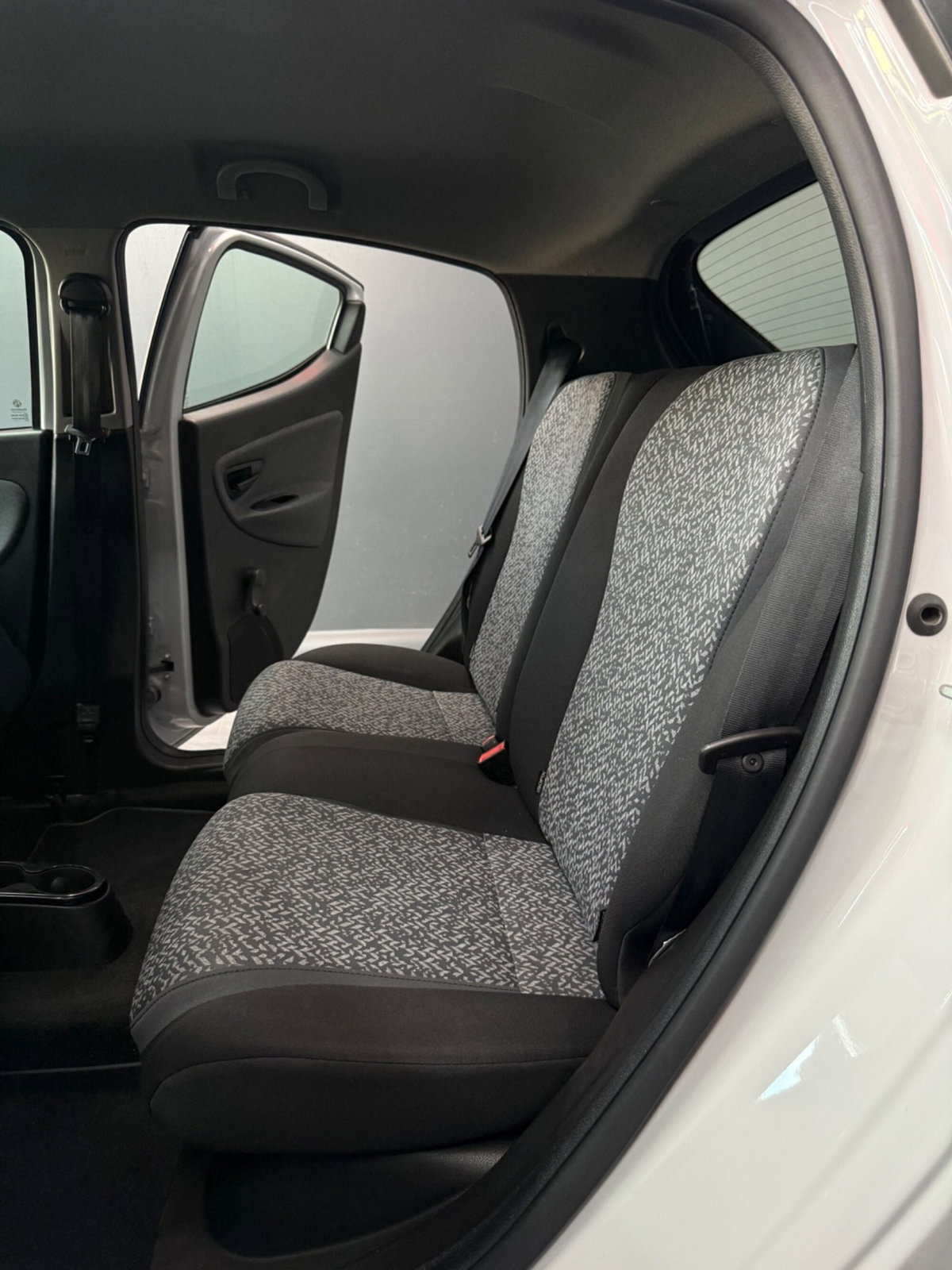 Lancia Ypsilon 1.0 FireFly 5 porte S&S Hybrid Ecochic Gold (16)