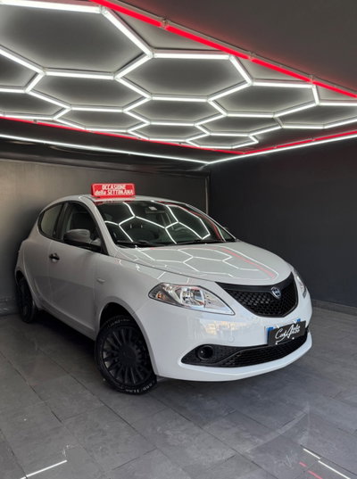 Lancia Ypsilon 1.0 FireFly 5 porte S&S Hybrid Ecochic Gold (2)