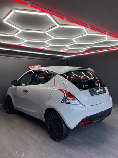 Lancia Ypsilon 1.0 FireFly 5 porte S&S Hybrid Ecochic Gold (5)
