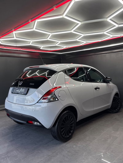 Lancia Ypsilon 1.0 FireFly 5 porte S&S Hybrid Ecochic Gold (7)