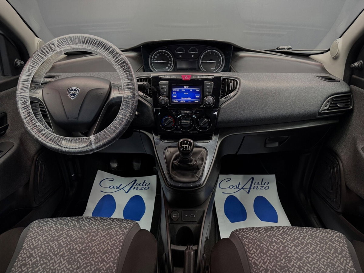 Lancia Ypsilon 1.0 FireFly 5 porte S&S Hybrid Ecochic Gold (9)