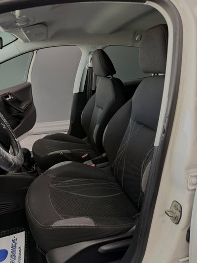 Peugeot 208 HDi 68 CV 5 porte Allure (14)