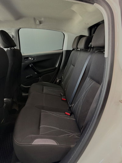 Peugeot 208 HDi 68 CV 5 porte Allure (16)