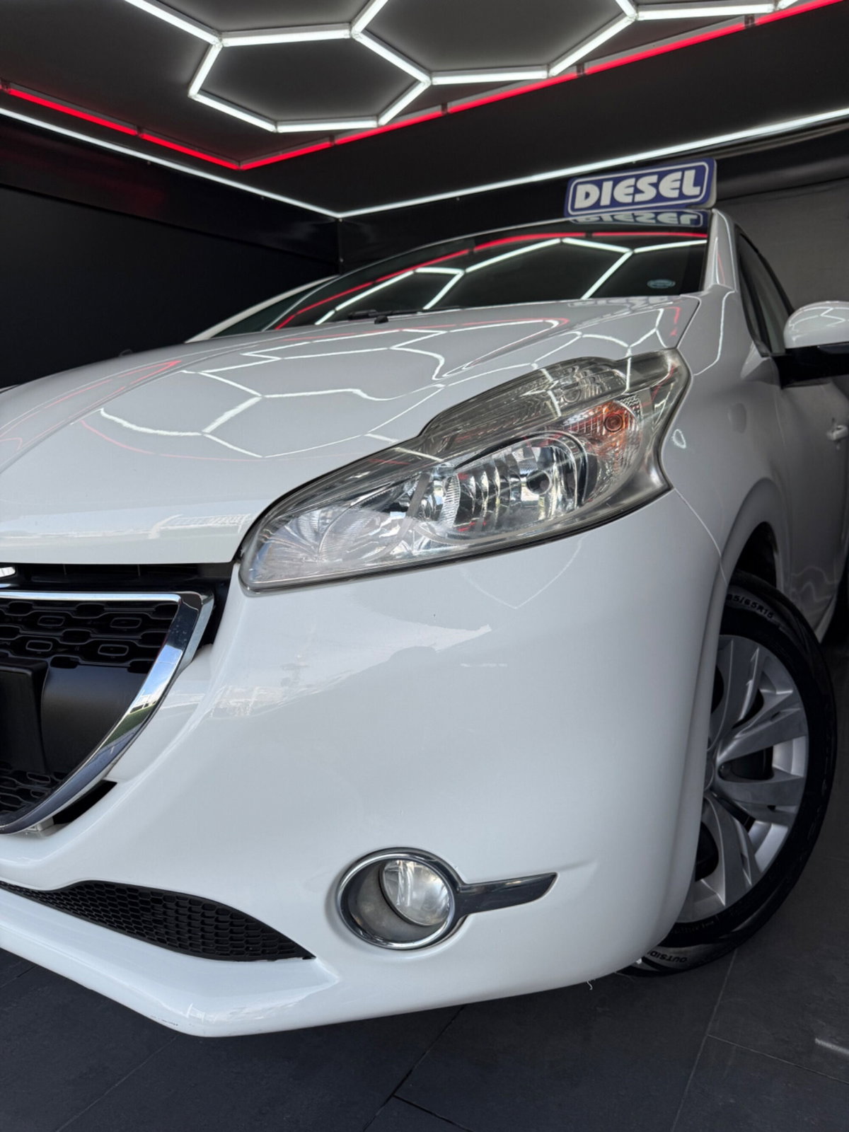 Peugeot 208 HDi 68 CV 5 porte Allure (18)