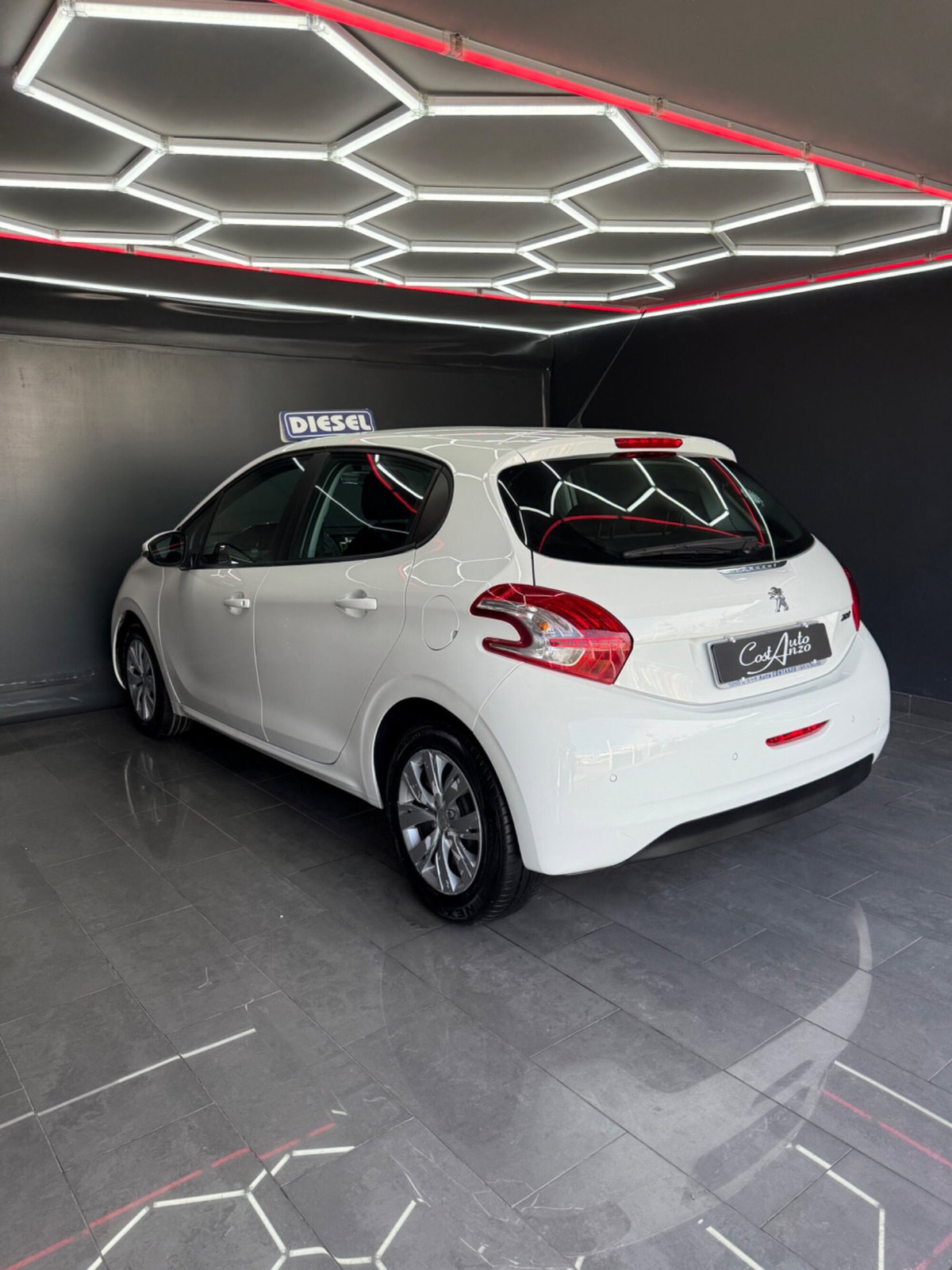 Peugeot 208 HDi 68 CV 5 porte Allure (5)