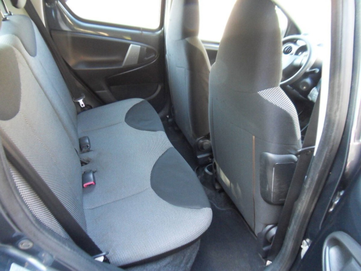 Toyota Aygo 1.0 12V VVT-i 5 porte Active (10)