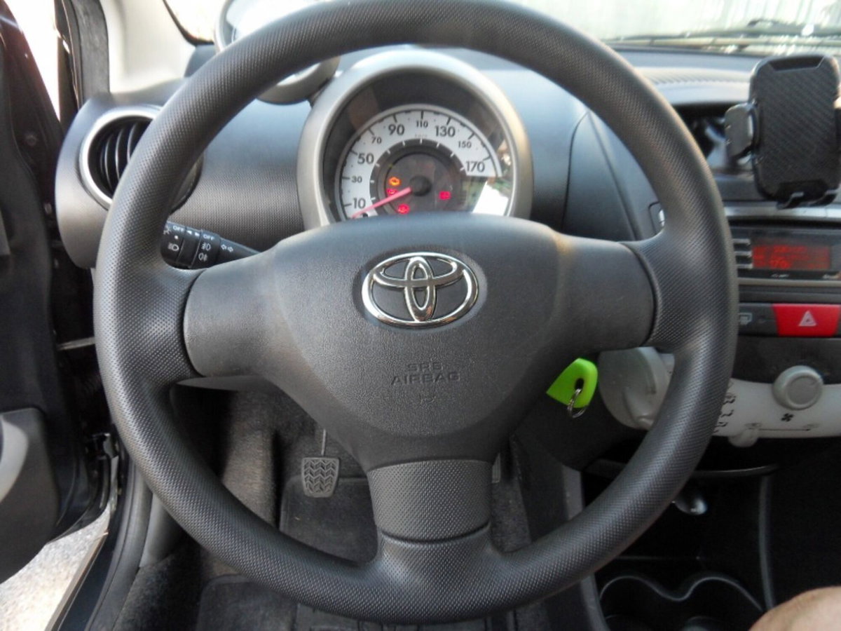 Toyota Aygo 1.0 12V VVT-i 5 porte Active (12)