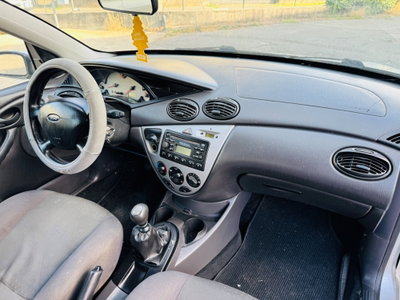 Ford Focus 1.8 TDCi (100CV) cat 5p. Zetec (11)