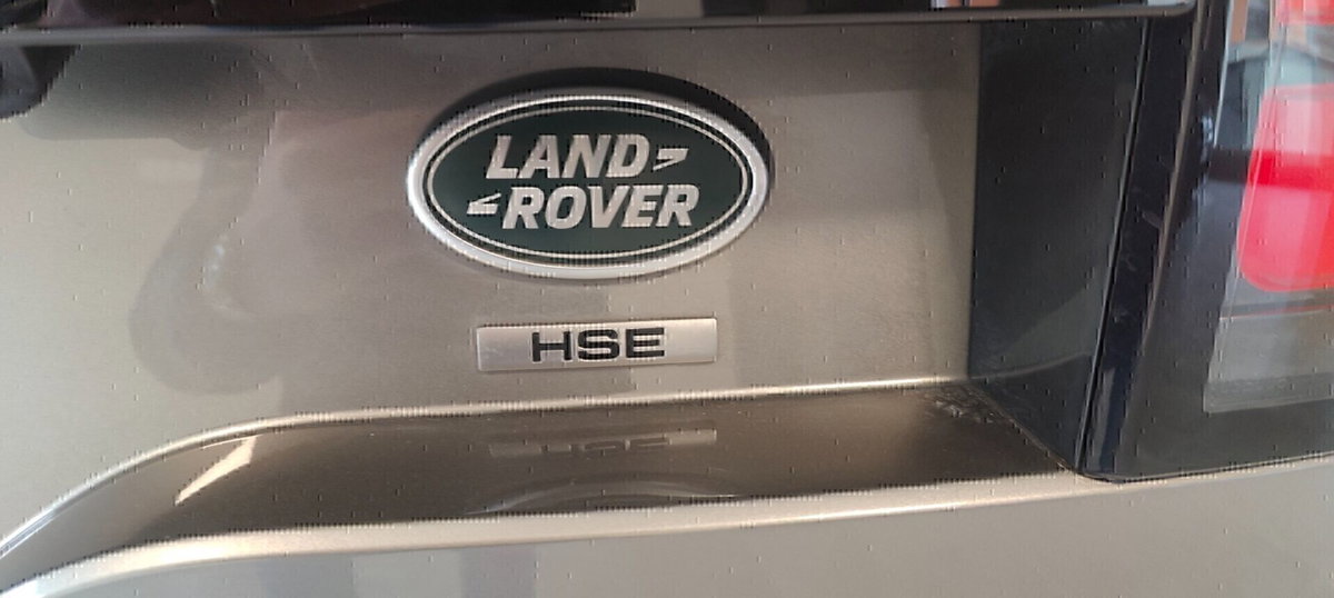 Land Rover Discovery 2.0 Si4 300 CV HSE Luxury (9)