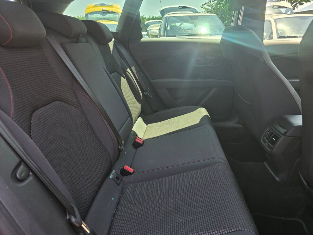 SEAT Leon ST 1.6 TDI 115 CV DSG FR (20)