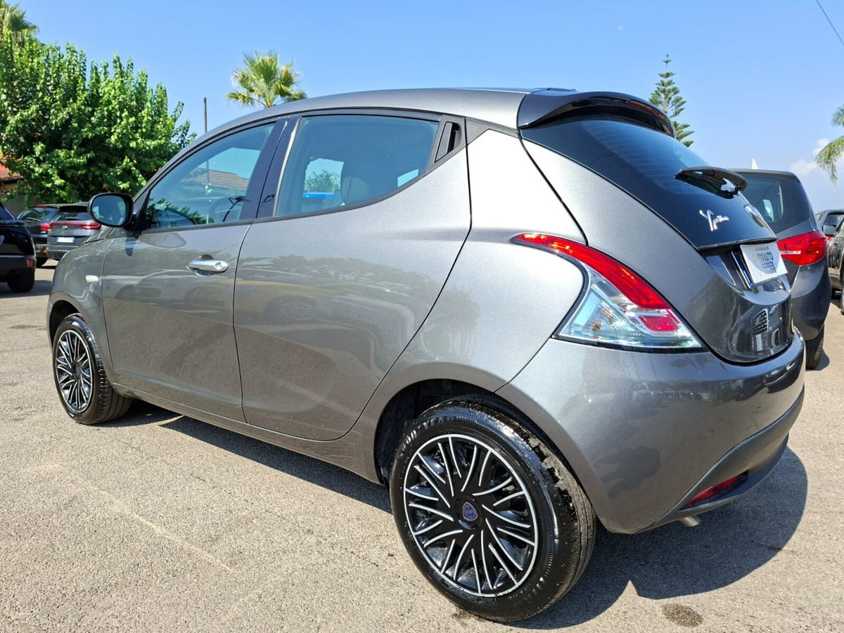 Lancia Ypsilon 1.0 FireFly 5 porte S&S Hybrid Gold Plus (10)