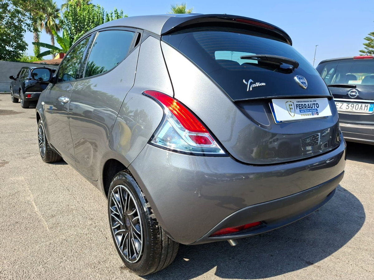 Lancia Ypsilon 1.0 FireFly 5 porte S&S Hybrid Gold Plus (11)
