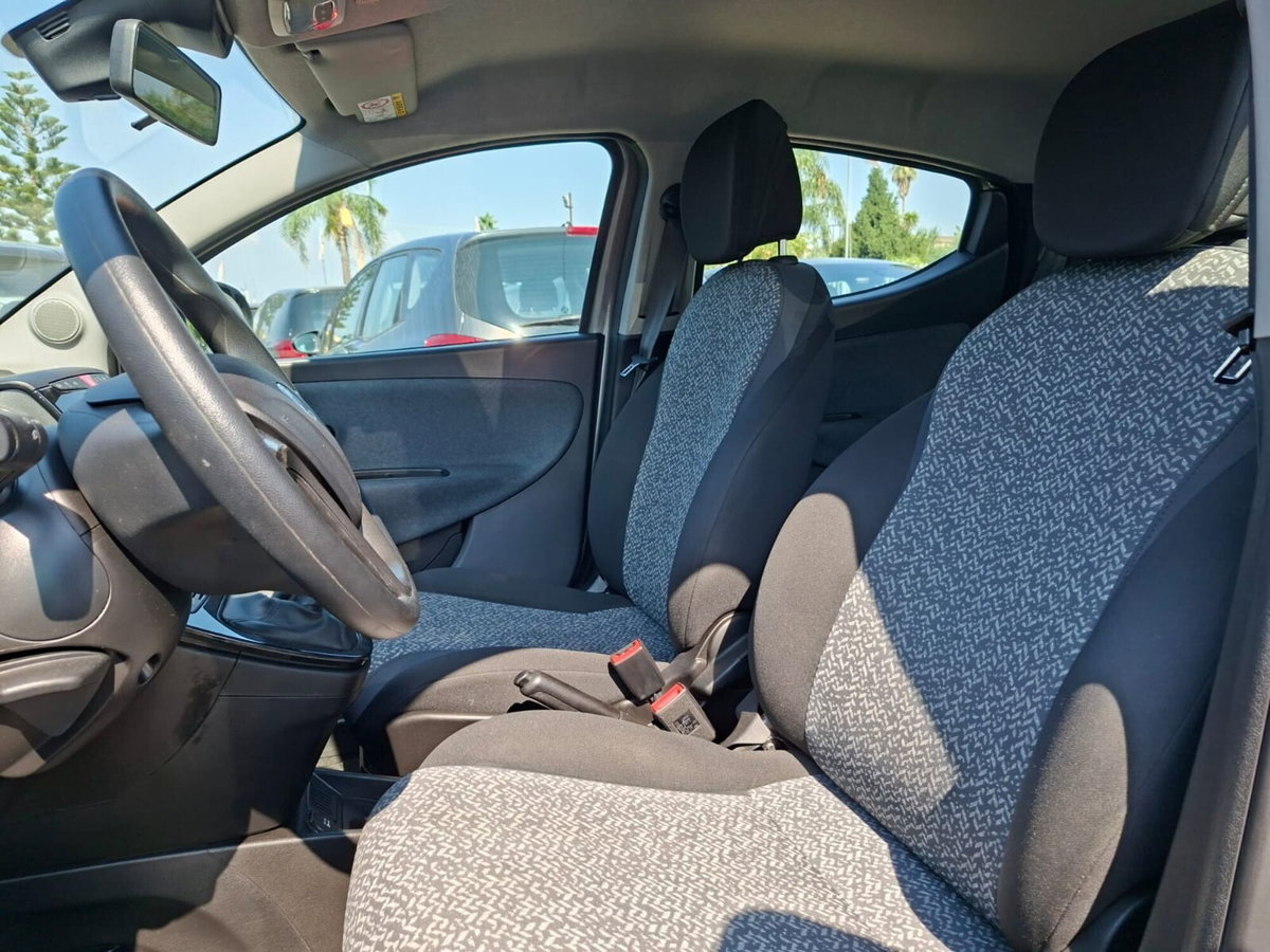 Lancia Ypsilon 1.0 FireFly 5 porte S&S Hybrid Gold Plus (13)