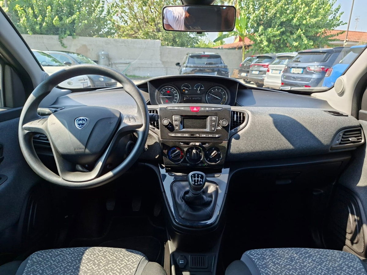 Lancia Ypsilon 1.0 FireFly 5 porte S&S Hybrid Gold Plus (16)