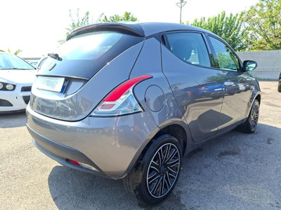 Lancia Ypsilon 1.0 FireFly 5 porte S&S Hybrid Gold Plus (8)