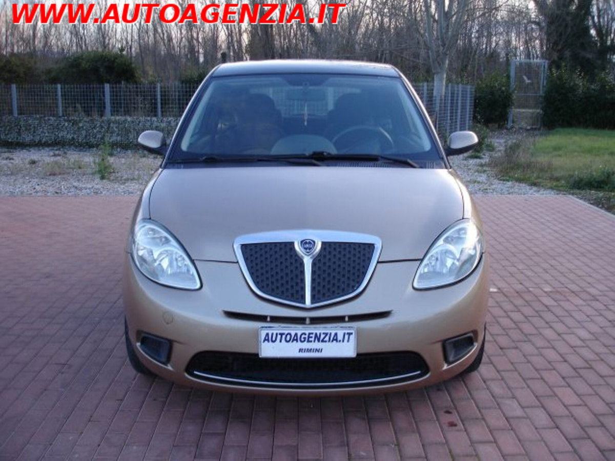 Lancia Ypsilon 1.2 (6)