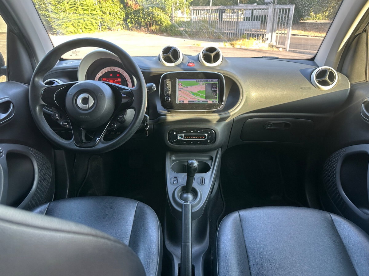 smart Fortwo 70 1.0 twinamic Solidblack (7)