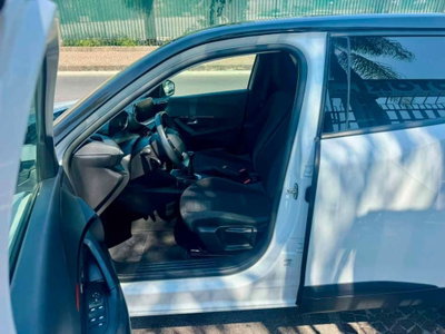 Peugeot 2008 BlueHDi 110 S&S Allure Pack (19)