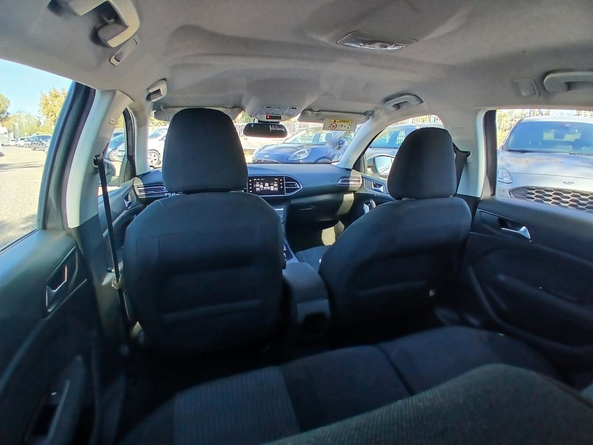 Peugeot 308 BlueHDi 120 S&S Business (14)