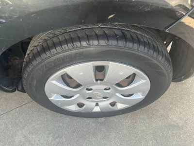 Toyota Yaris 1.0 5 porte (7)