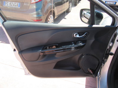 Renault Clio 1.2 75CV 5 porte Live (9)