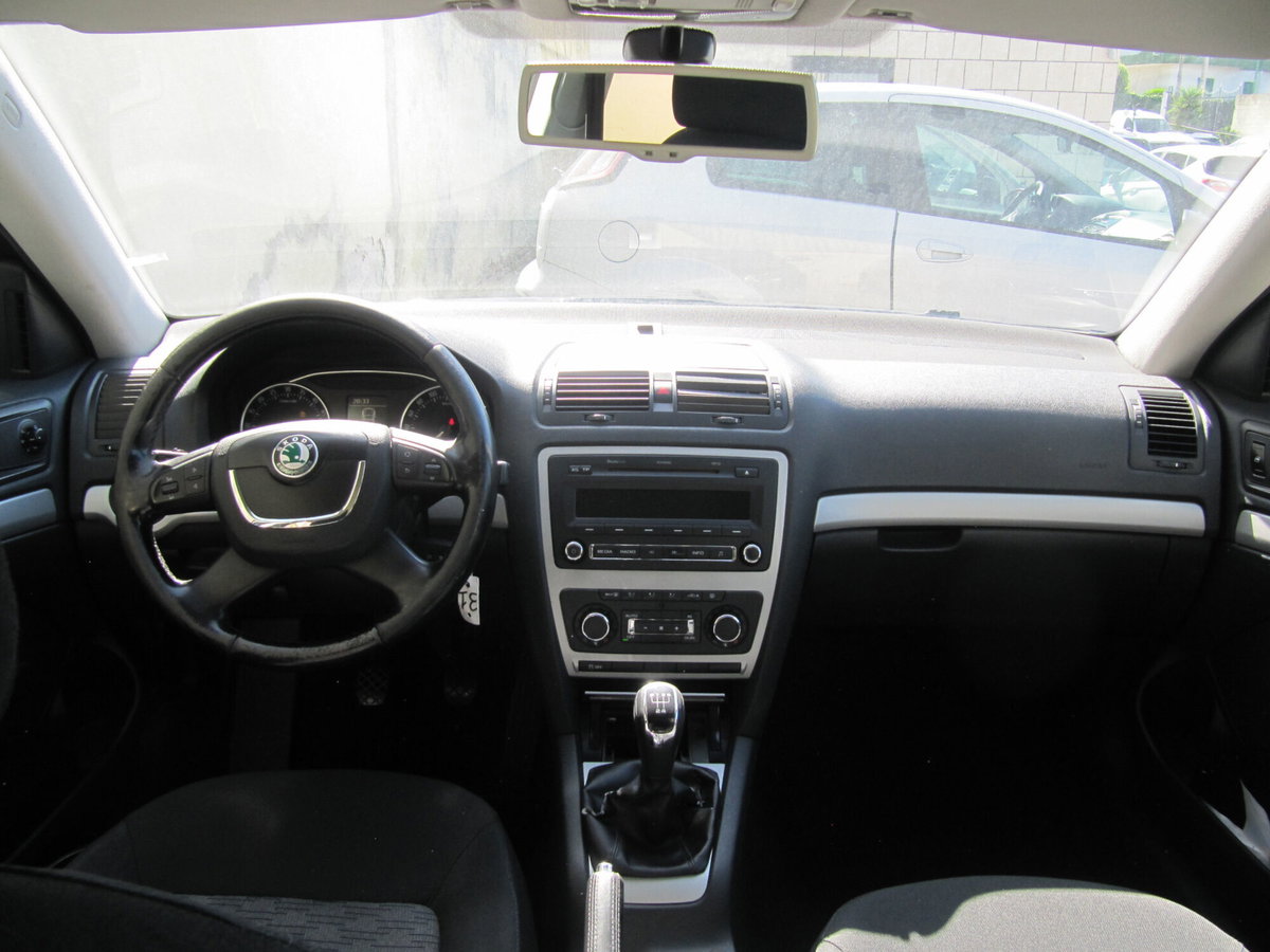 Skoda Octavia Station Wagon 1.6 TDI CR 105 CV Wagon Ambition (4)