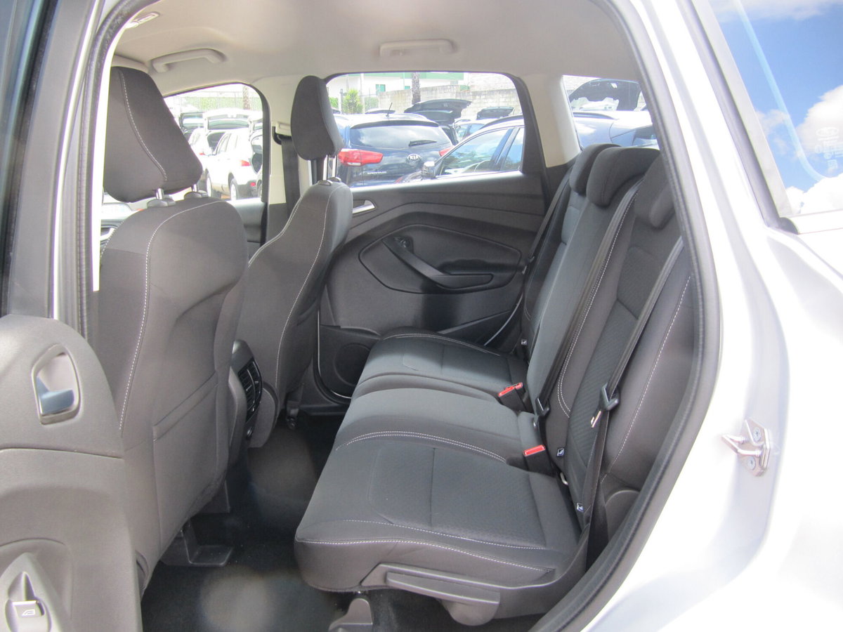 Ford Kuga 1.5 TDCI 120 CV S&S 2WD Titanium Business (13)