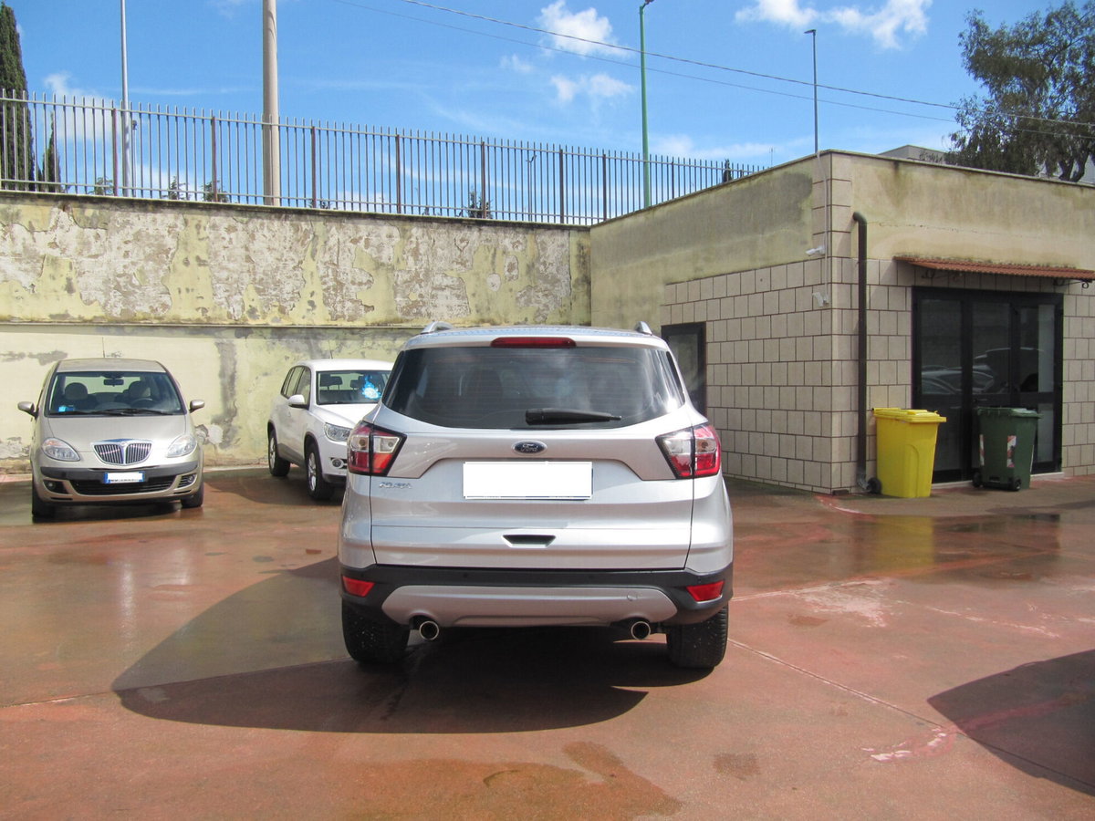 Ford Kuga 1.5 TDCI 120 CV S&S 2WD Titanium Business (4)