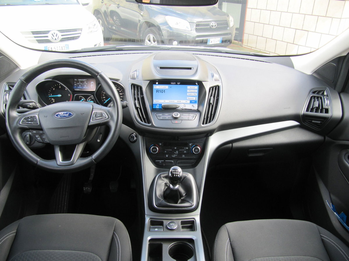 Ford Kuga 1.5 TDCI 120 CV S&S 2WD Titanium Business (5)