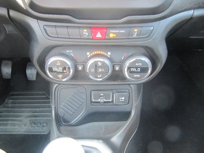 Jeep Renegade 1.6 Mjt 120 CV Limited (10)