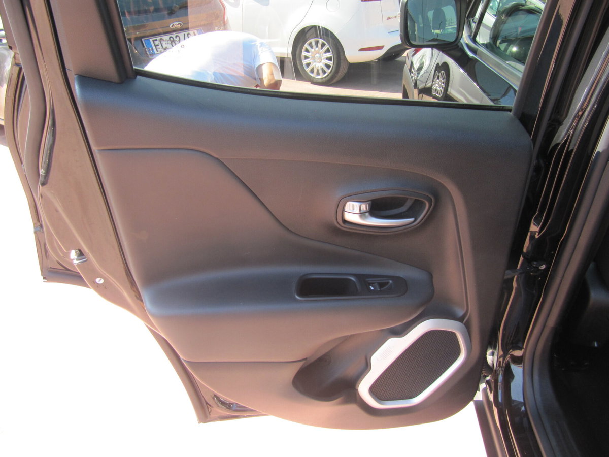 Jeep Renegade 1.6 Mjt 120 CV Limited (18)