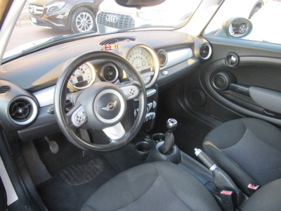 MINI Mini 1.6 16V Cooper D (11)