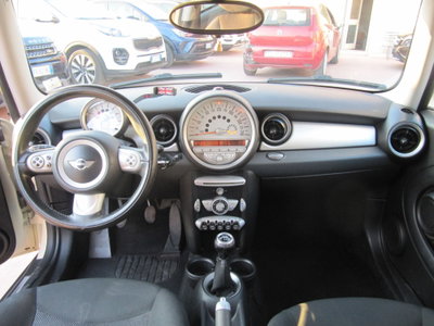 MINI Mini 1.6 16V Cooper D (5)