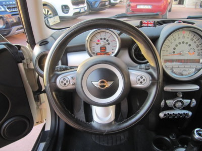 MINI Mini 1.6 16V Cooper D (6)