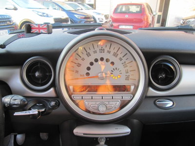 MINI Mini 1.6 16V Cooper D (7)