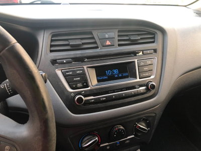 Hyundai i20 1.1 CRDi 12V 5 porte Style (10)