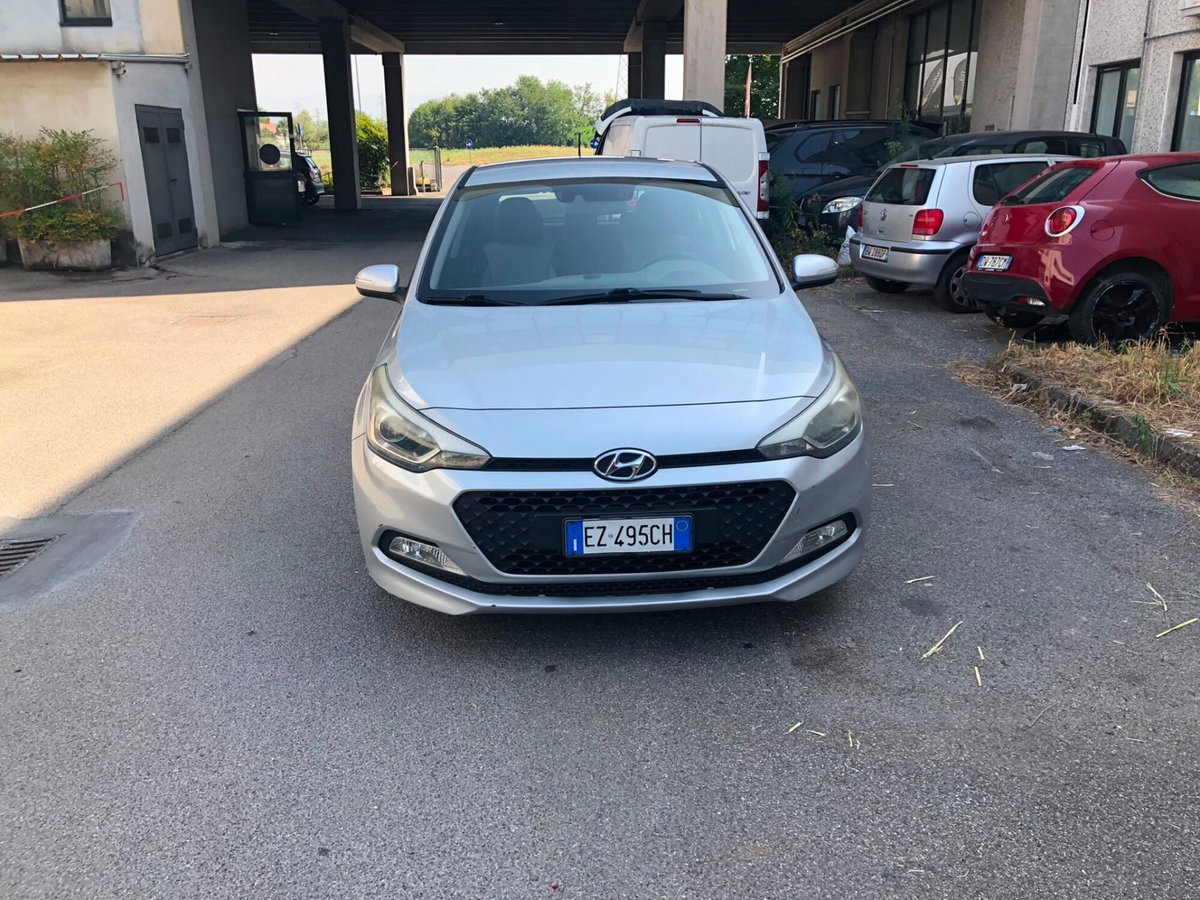 Hyundai i20 1.1 CRDi 12V 5 porte Style (3)