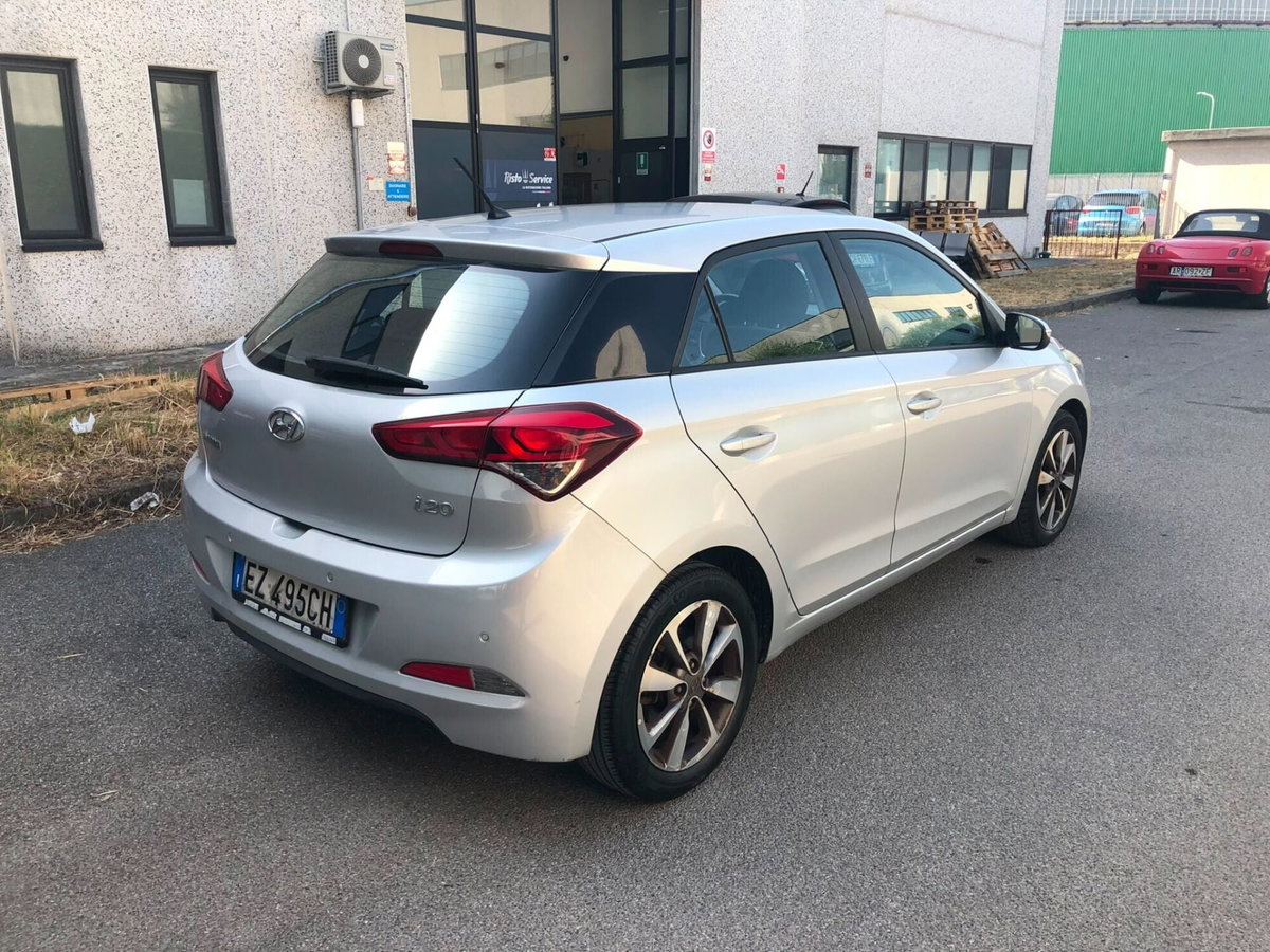 Hyundai i20 1.1 CRDi 12V 5 porte Style (5)